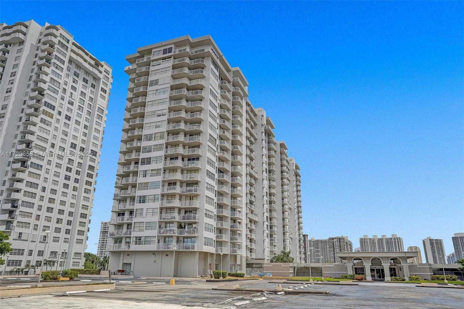 Small Image of 18051 BISCAYNE BLVD #402, Aventura Number 20
