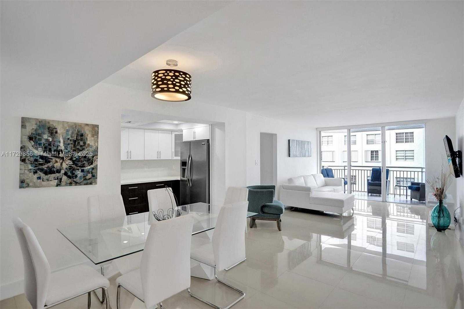 Small Image of 18051 BISCAYNE BLVD #402, Aventura Number 23