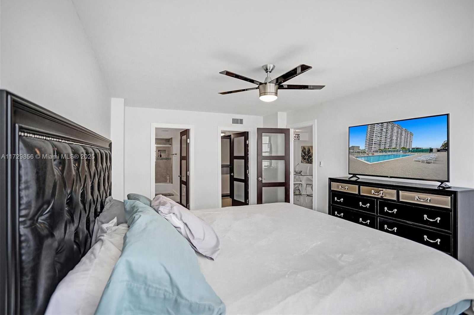 Small Image of 18051 BISCAYNE BLVD #402, Aventura Number 3