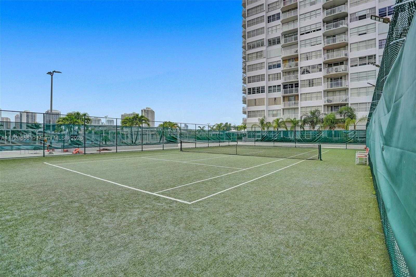 Small Image of 18051 BISCAYNE BLVD #402, Aventura Number 30