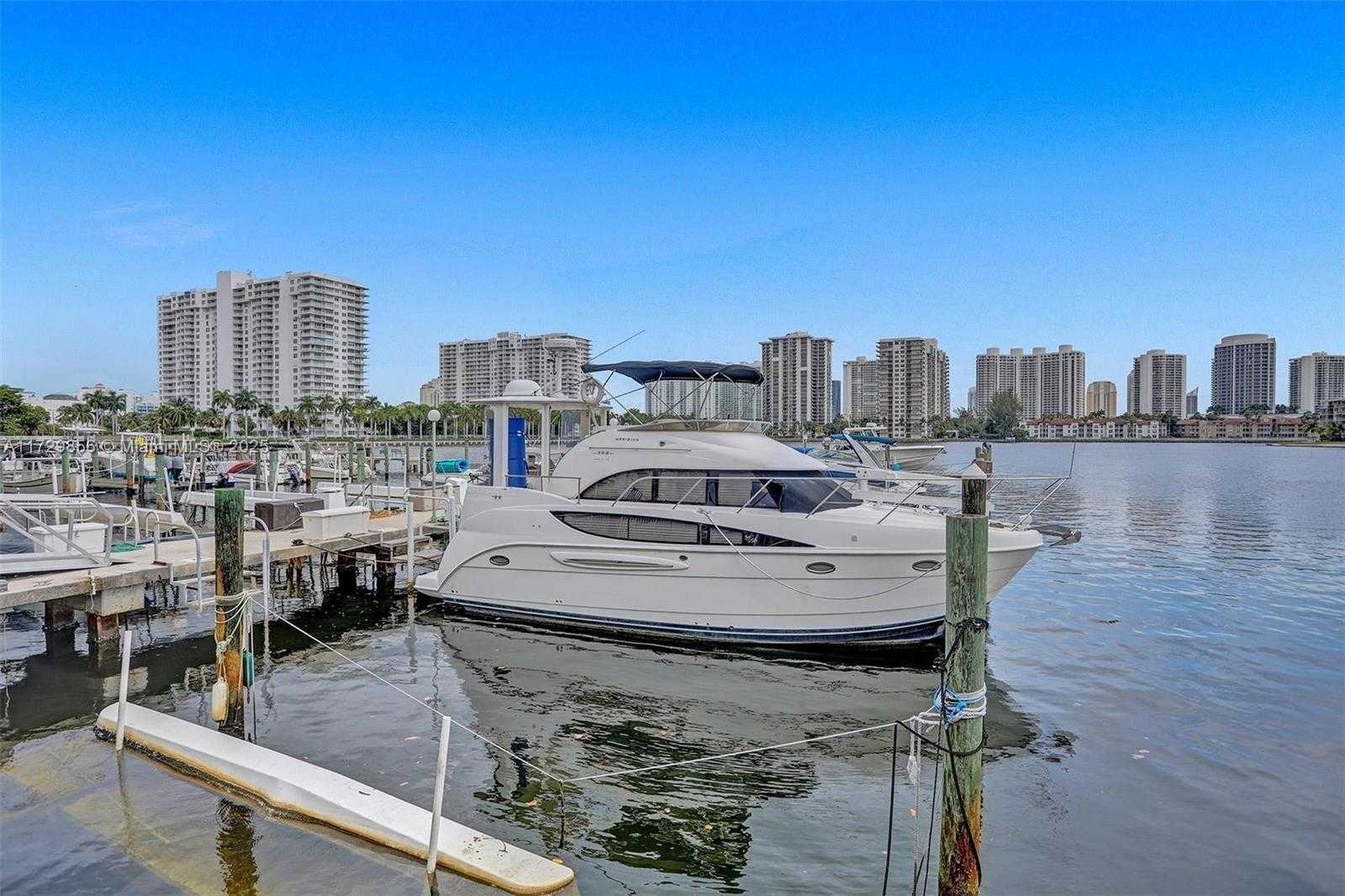 Small Image of 18051 BISCAYNE BLVD #402, Aventura Number 35