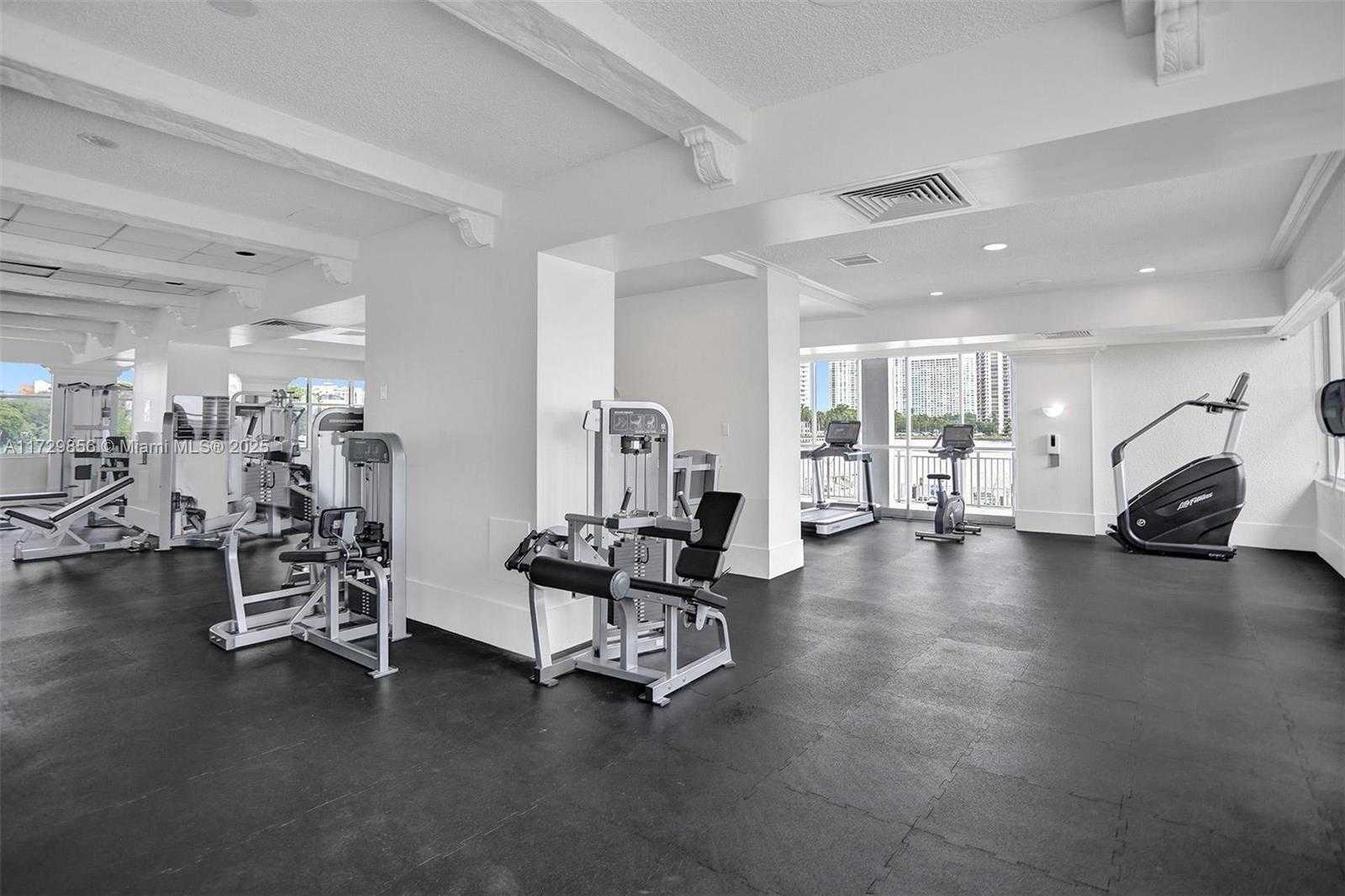 Small Image of 18051 BISCAYNE BLVD #402, Aventura Number 38