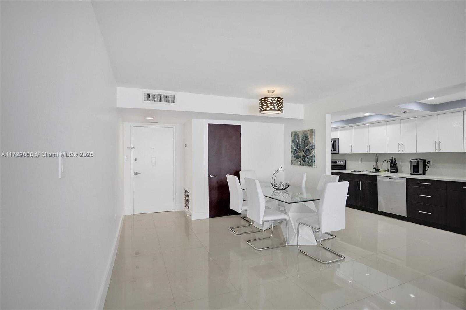 Small Image of 18051 BISCAYNE BLVD #402, Aventura Number 7