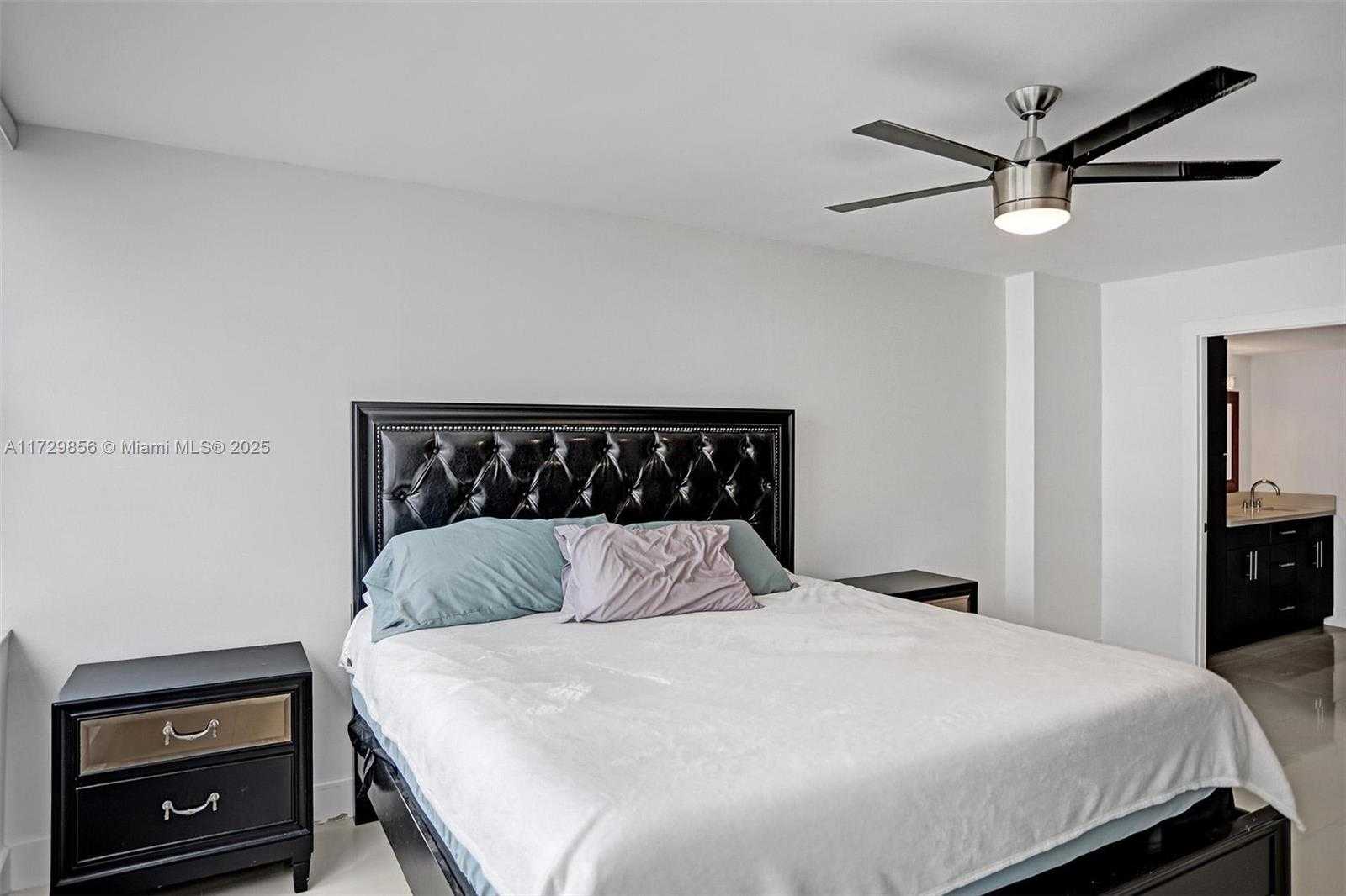 Small Image of 18051 BISCAYNE BLVD #402, Aventura Number 8