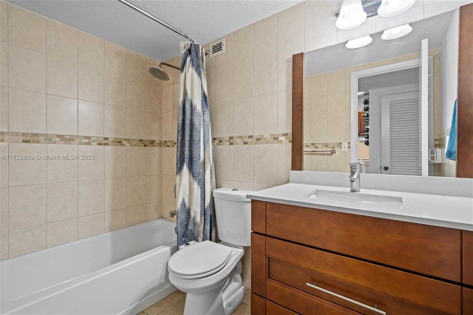 Small Image of 1455 NORTH TREASURE DR #4D, North Bay Village Number 15