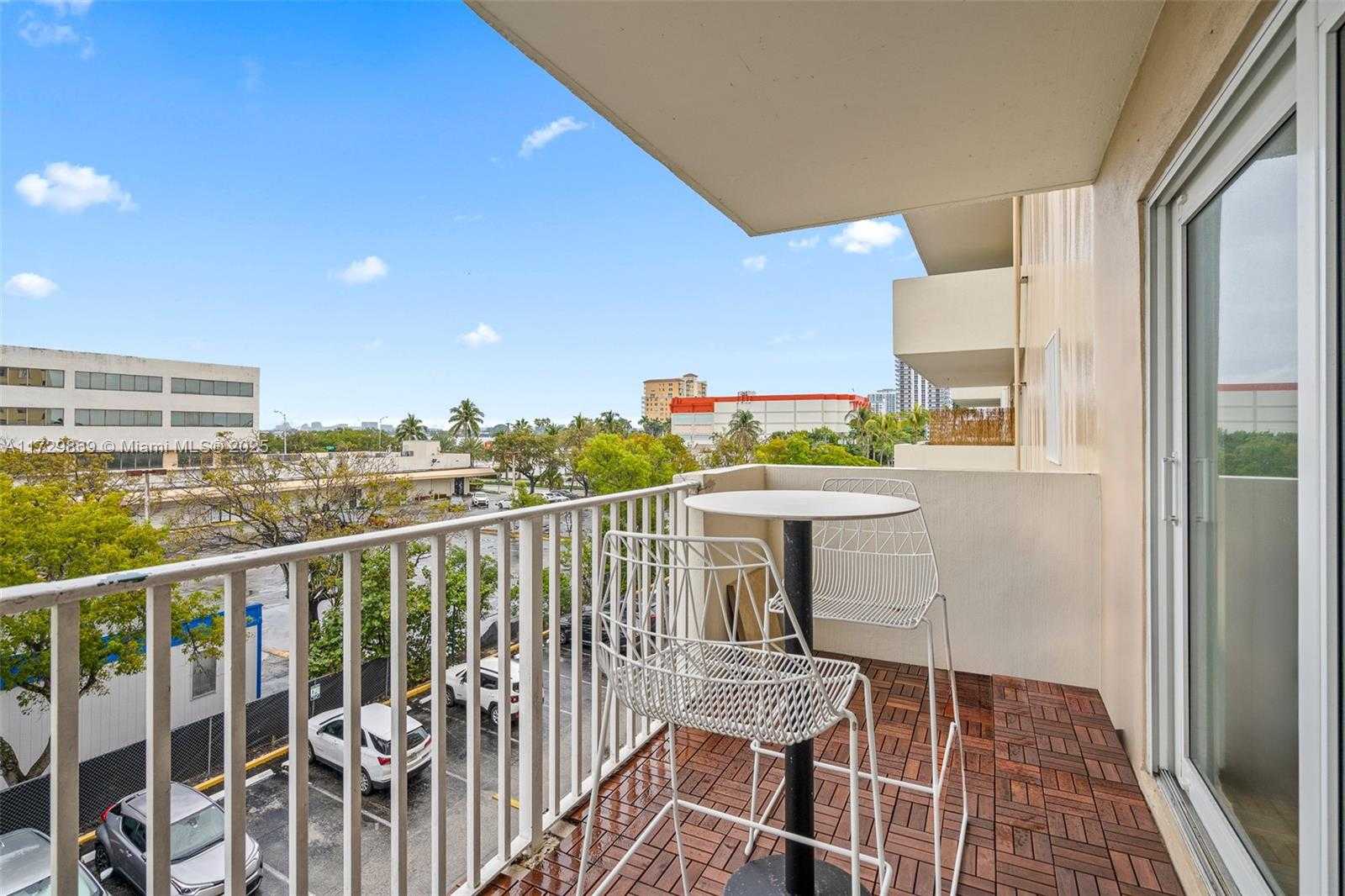 Small Image of 1455 NORTH TREASURE DR #4D, North Bay Village Number 17