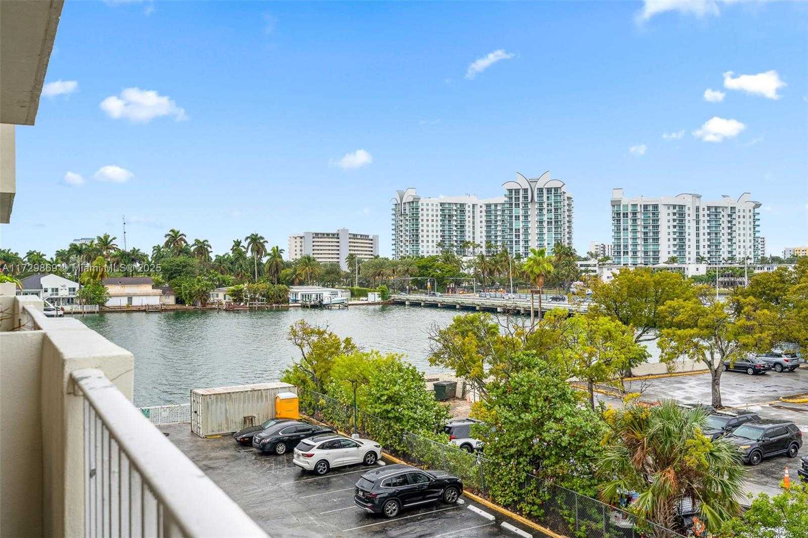 Small Image of 1455 NORTH TREASURE DR #4D, North Bay Village Number 20