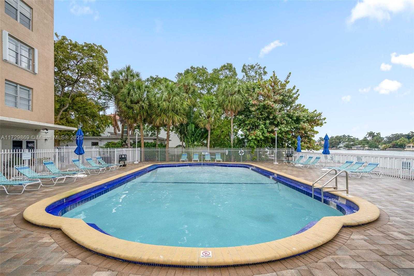Small Image of 1455 NORTH TREASURE DR #4D, North Bay Village Number 21