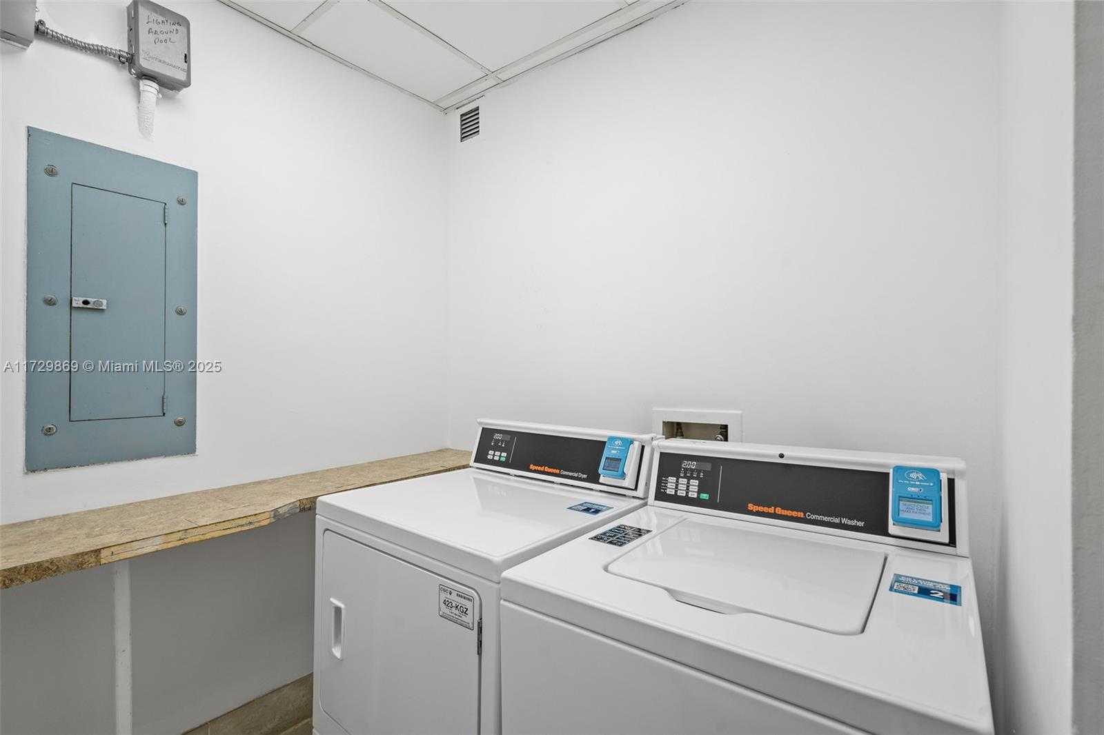 Small Image of 1455 NORTH TREASURE DR #4D, North Bay Village Number 25