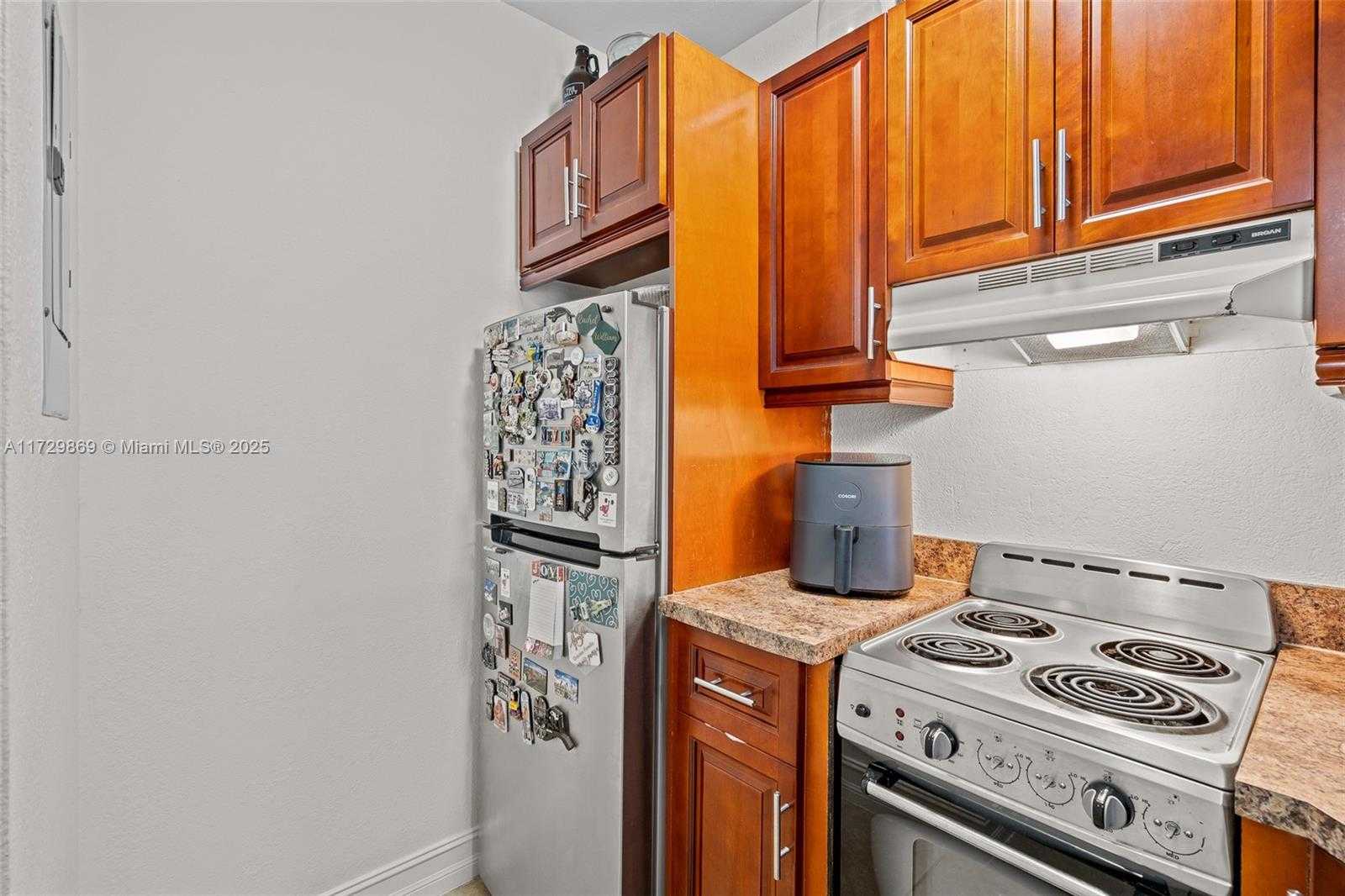 Small Image of 1455 NORTH TREASURE DR #4D, North Bay Village Number 6