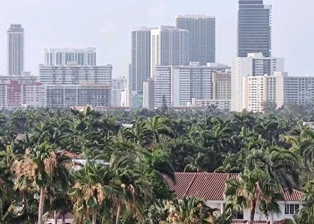 Small Image of 19380 COLLINS AVE #724, Sunny Isles Beach Number 2