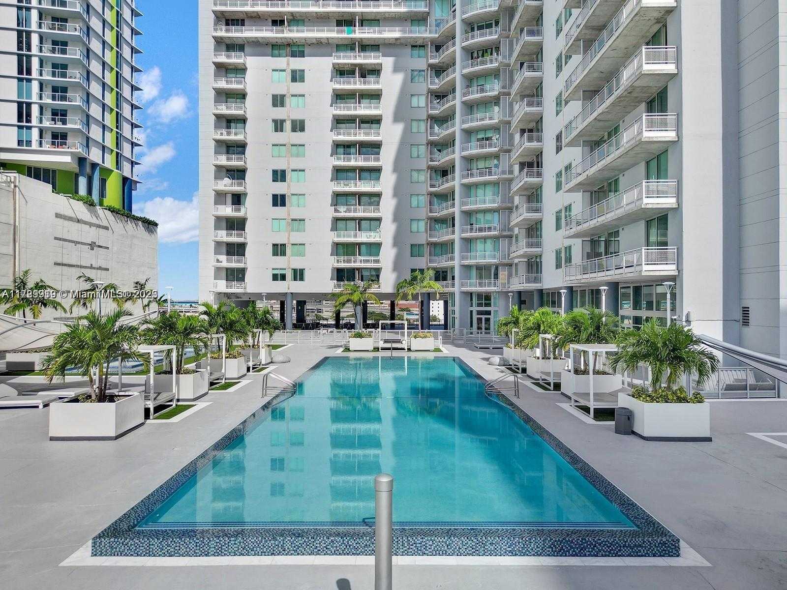 Small Image of 690 SOUTH WEST 1ST CT #1723, Miami Number 12