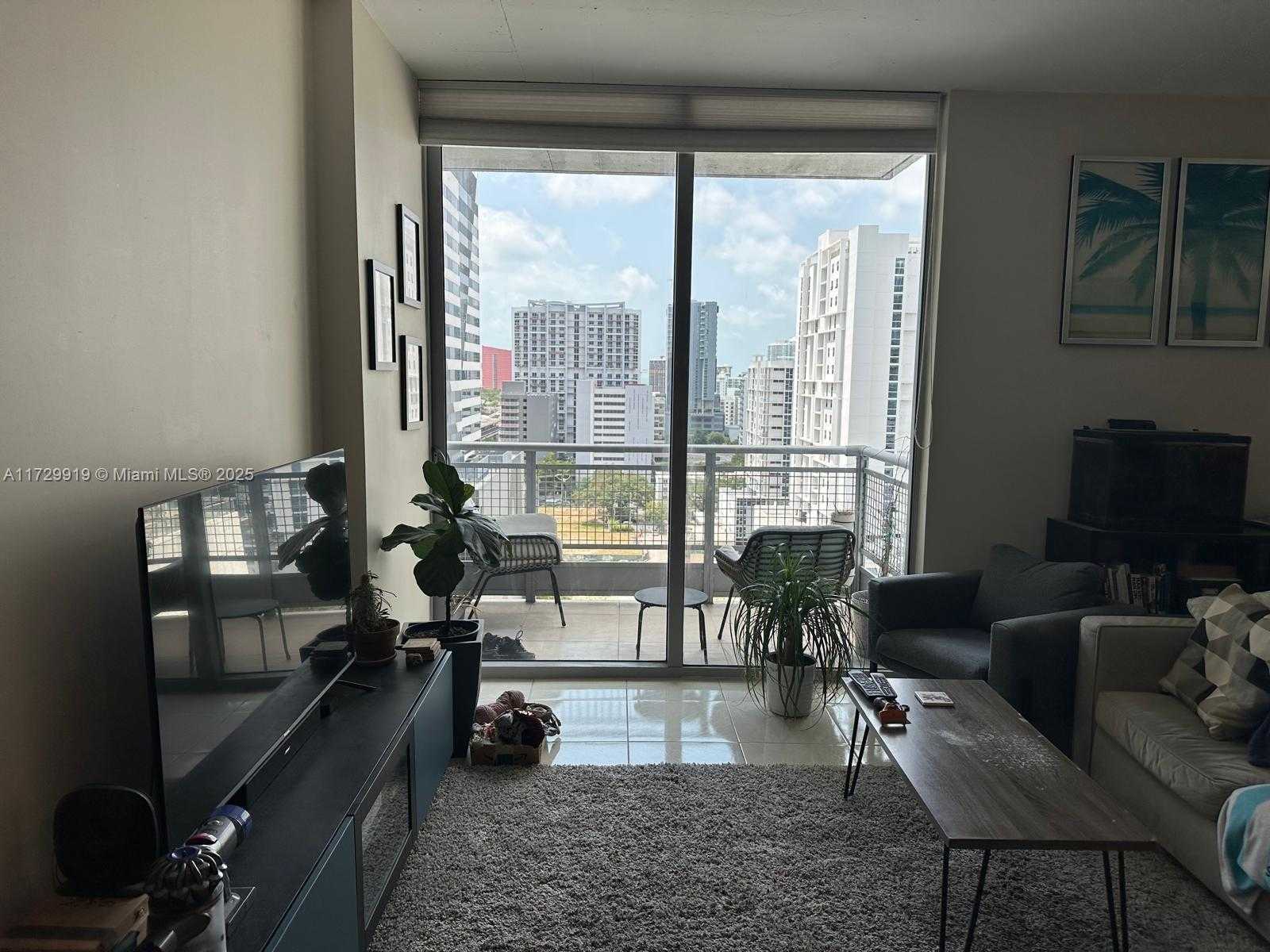 Small Image of 690 SOUTH WEST 1ST CT #1723, Miami Number 4