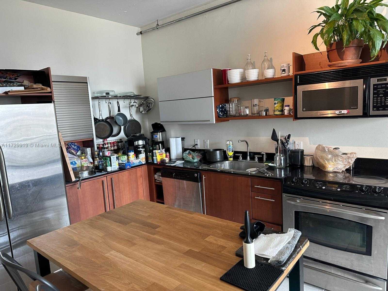 Small Image of 690 SOUTH WEST 1ST CT #1723, Miami Number 5