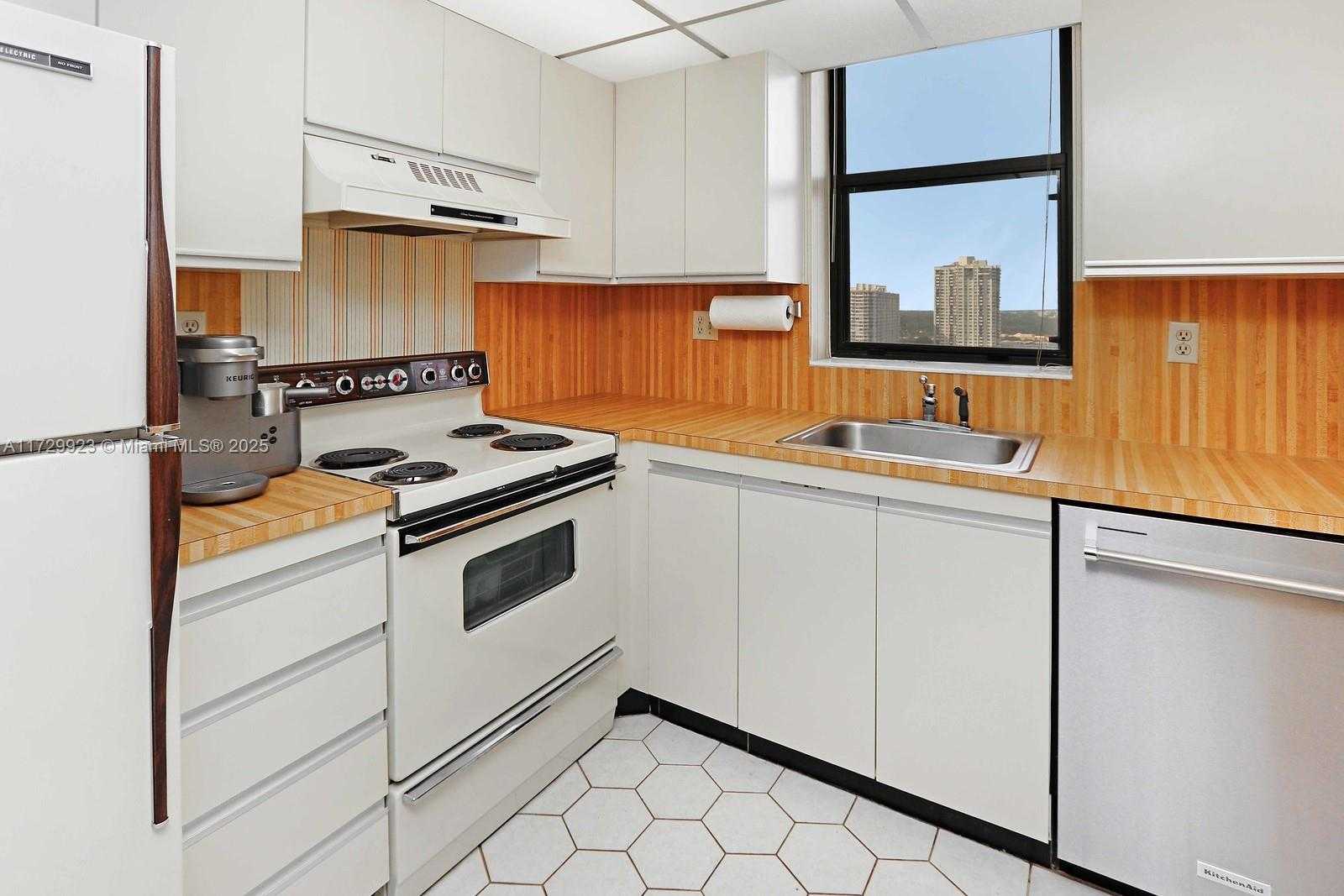 Small Image of 18181 NORTH EAST 31ST CT #1703, Aventura Number 11