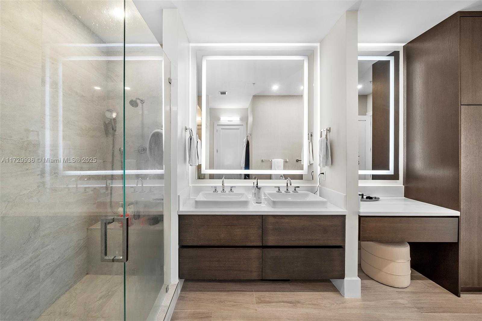 Small Image of 2001 MERIDIAN AVE #411, Miami Beach Number 15
