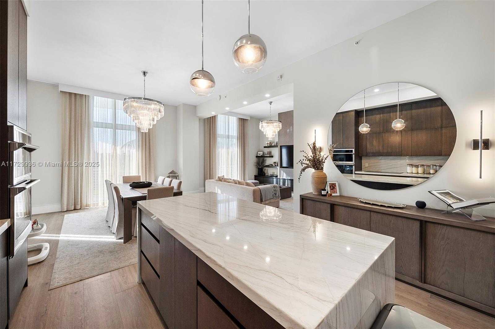 Small Image of 2001 MERIDIAN AVE #411, Miami Beach Number 4