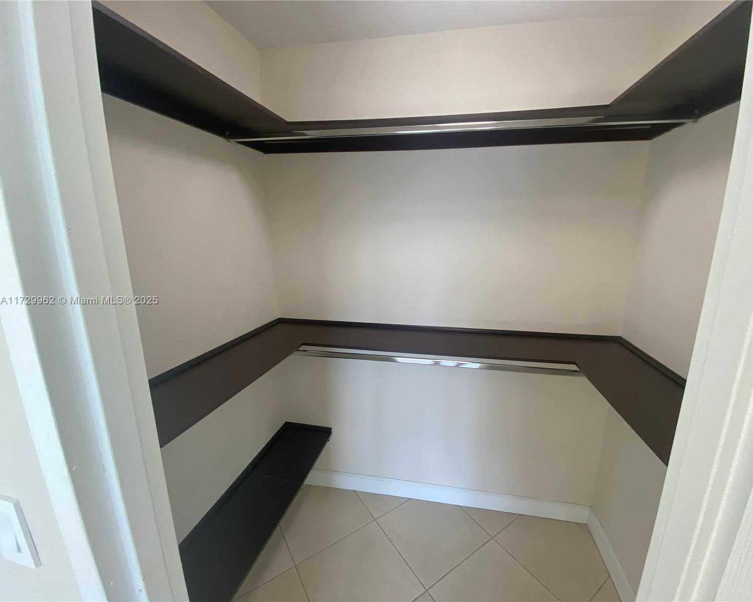 Small Image of 2899 COLLINS AVE #1208, Miami Beach Number 19