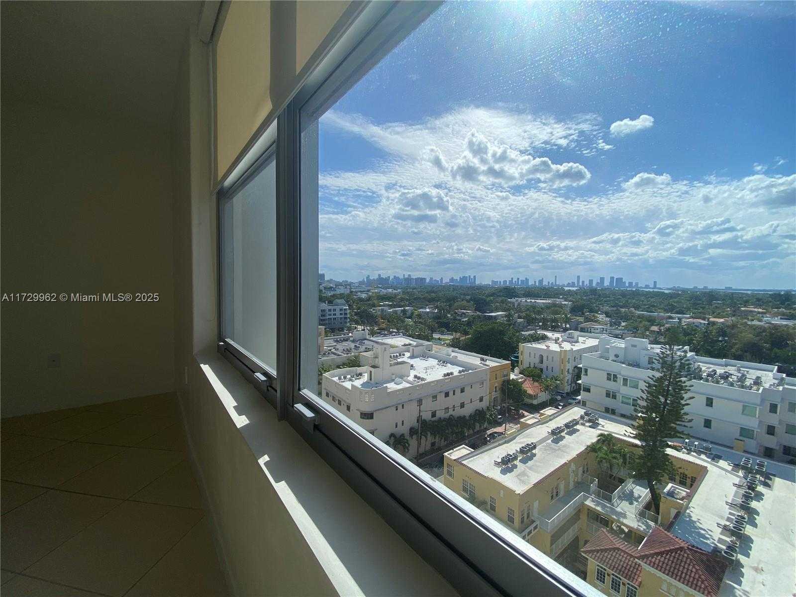 Small Image of 2899 COLLINS AVE #1208, Miami Beach Number 6