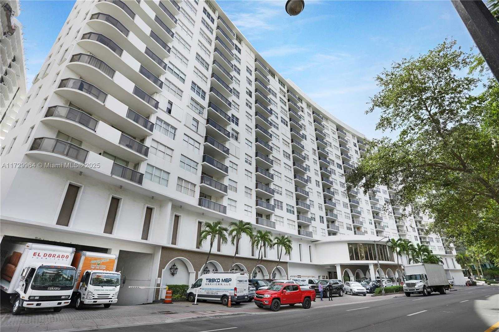 Small Image of 6039 COLLINS AVE #607, Miami Beach Number 12