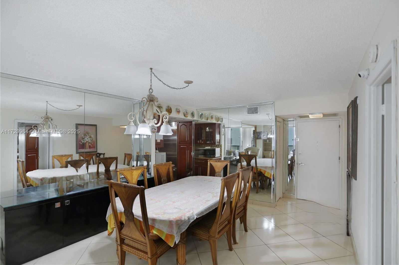Small Image of 6039 COLLINS AVE #607, Miami Beach Number 4