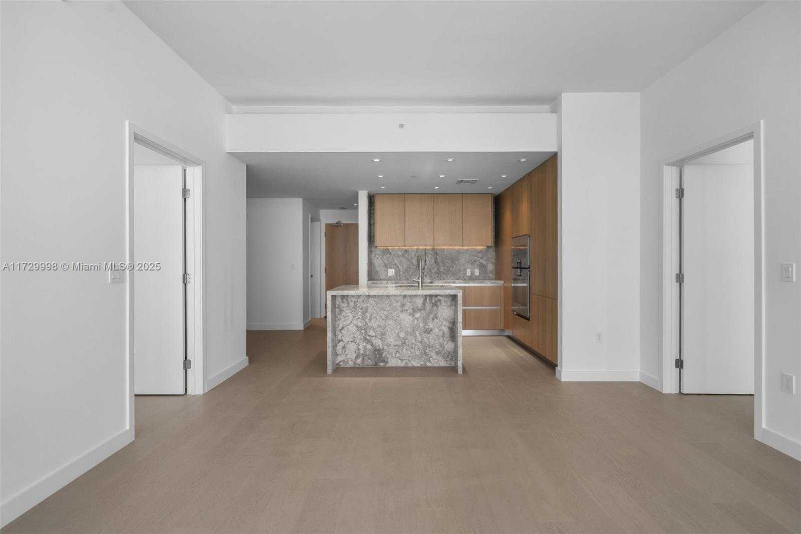 Small Image of 500 ALTON RD #3704, Miami Beach Number 10