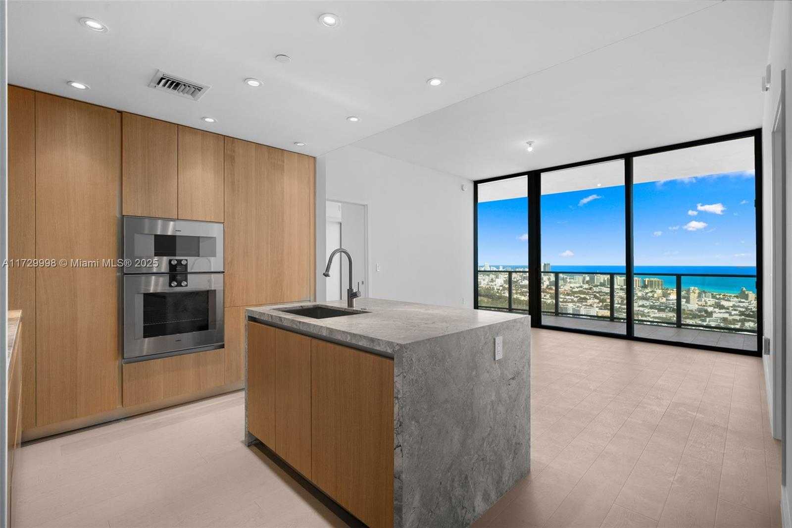 Small Image of 500 ALTON RD #3704, Miami Beach Number 11