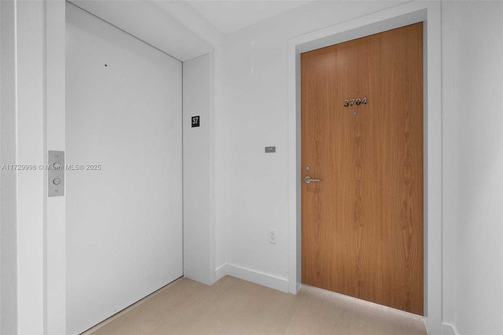 Small Image of 500 ALTON RD #3704, Miami Beach Number 4