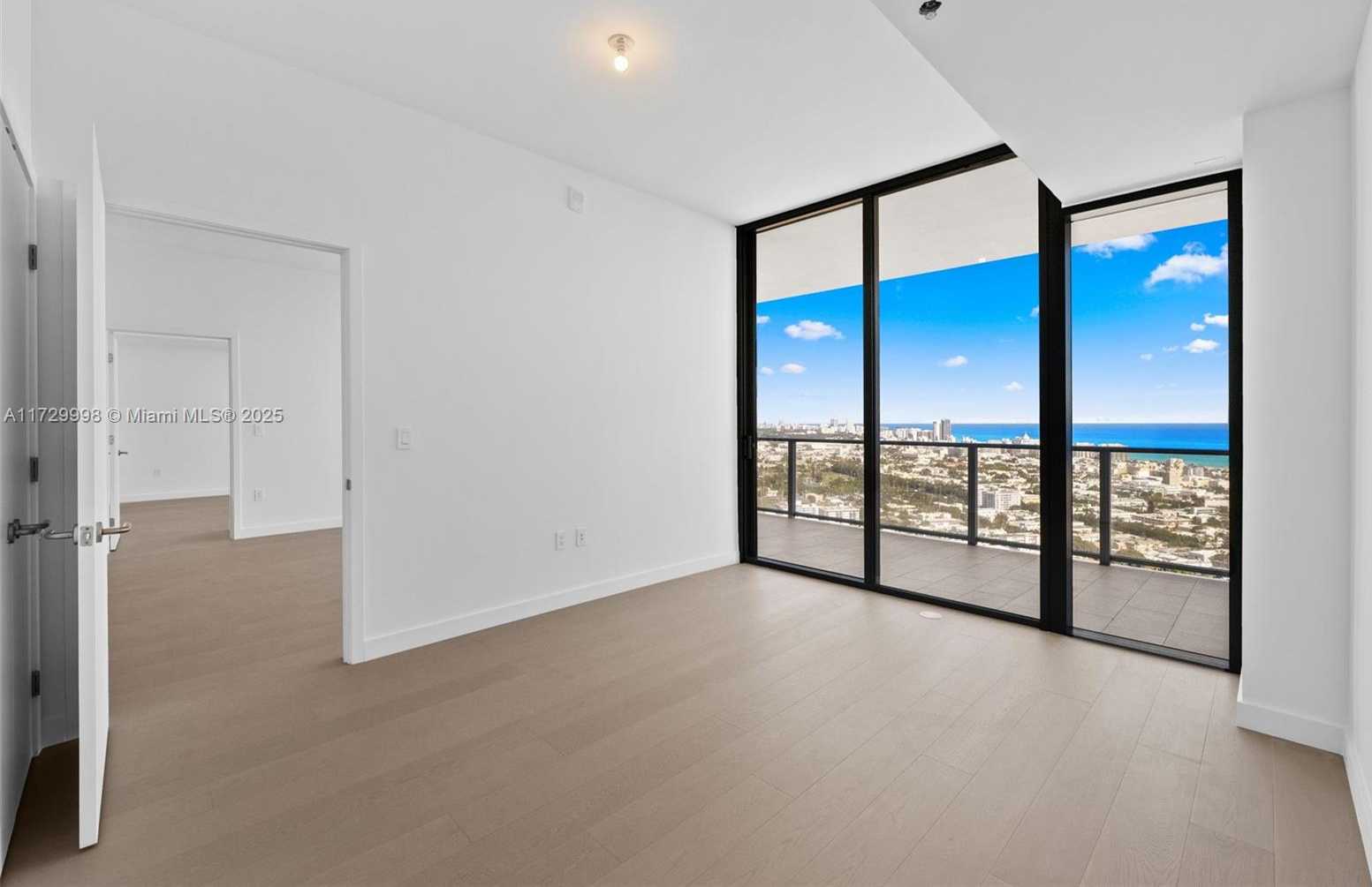 Small Image of 500 ALTON RD #3704, Miami Beach Number 5