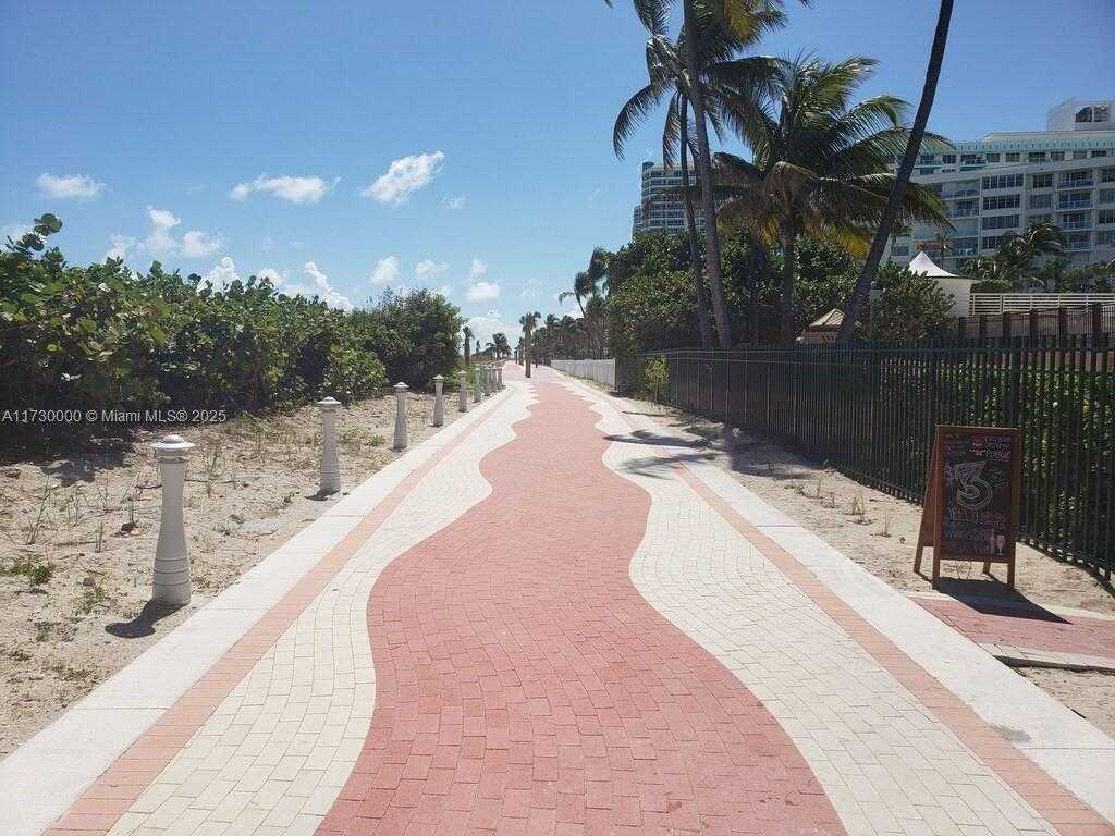 Small Image of 5445 COLLINS AVE #TS1, Miami Beach Number 14