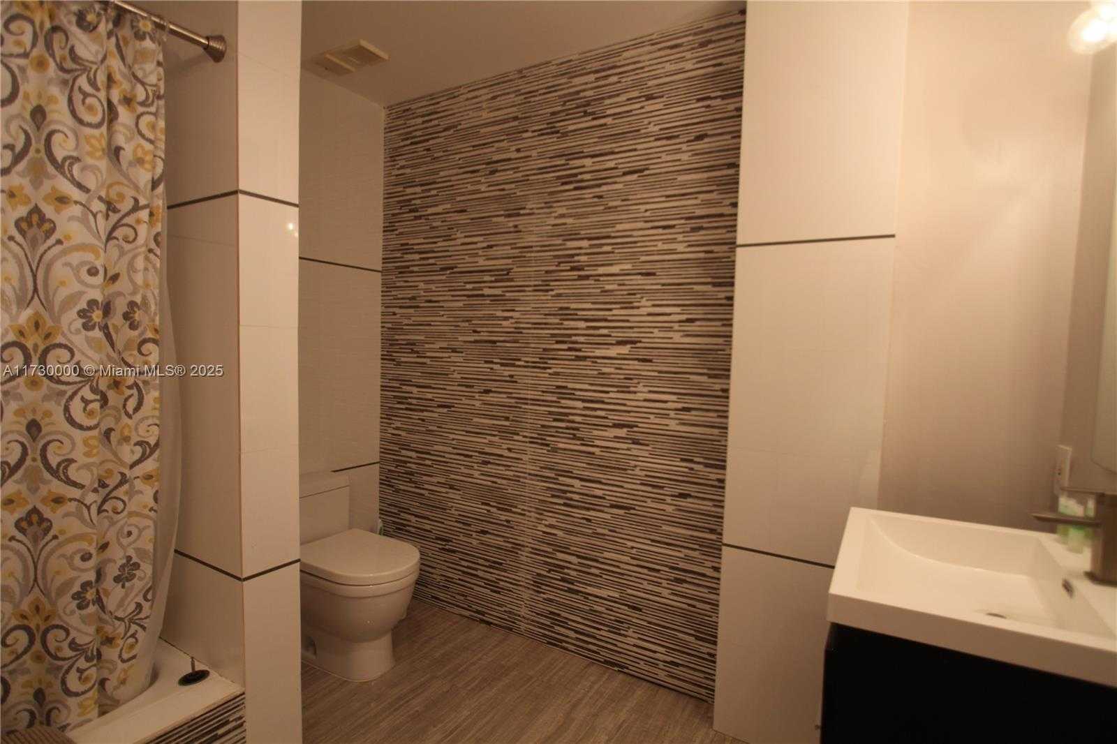 Small Image of 5445 COLLINS AVE #TS1, Miami Beach Number 7