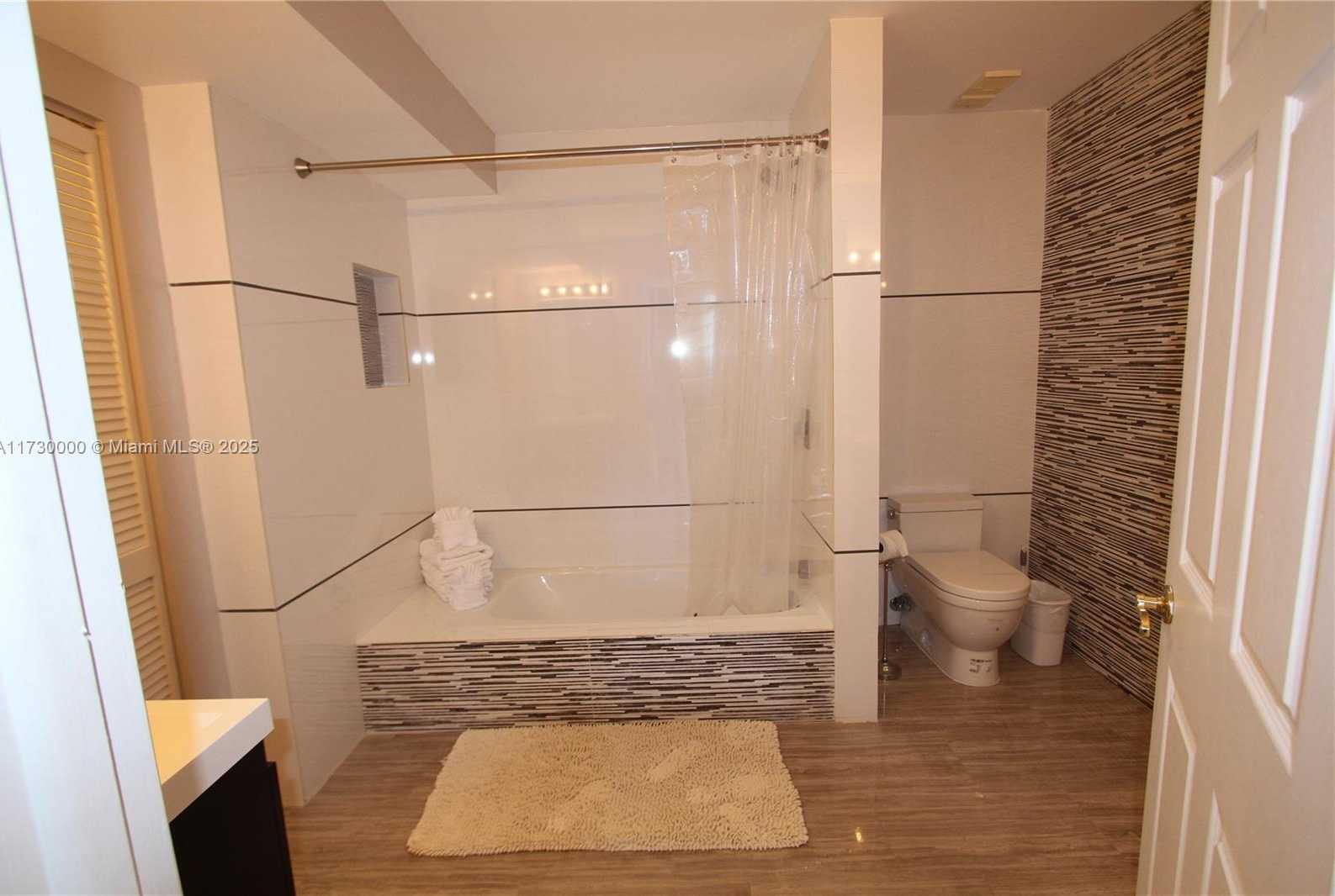 Small Image of 5445 COLLINS AVE #TS1, Miami Beach Number 9
