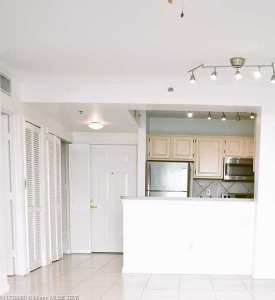 Small Image of 2665 SOUTH WEST 37 AVE #613, Miami Number 10