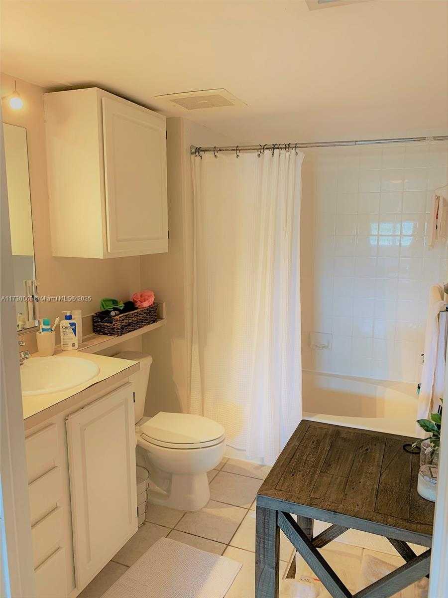 Small Image of 2665 SOUTH WEST 37 AVE #613, Miami Number 17