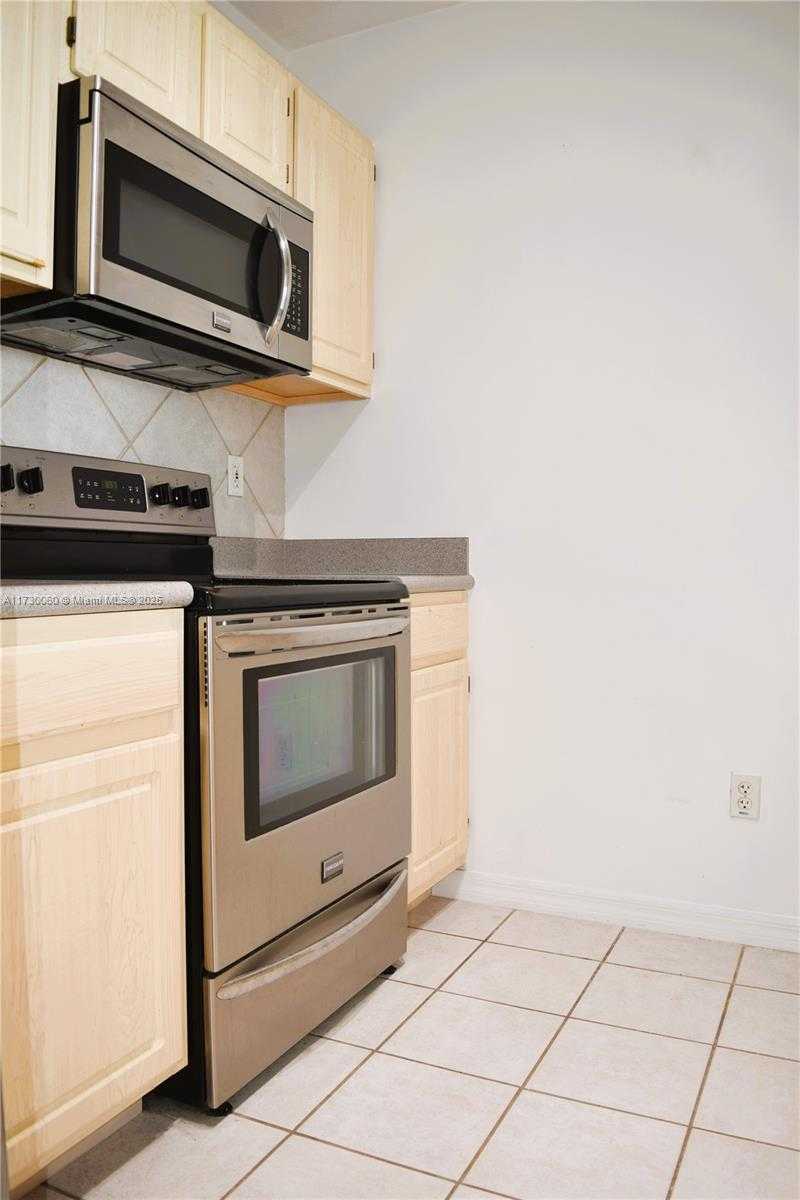Small Image of 2665 SOUTH WEST 37 AVE #613, Miami Number 5