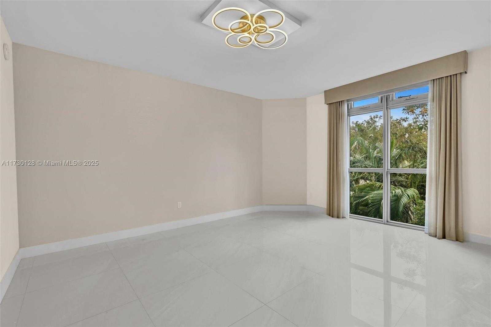 Small Image of 17301 BISCAYNE BLVD #210, North Miami Beach Number 15