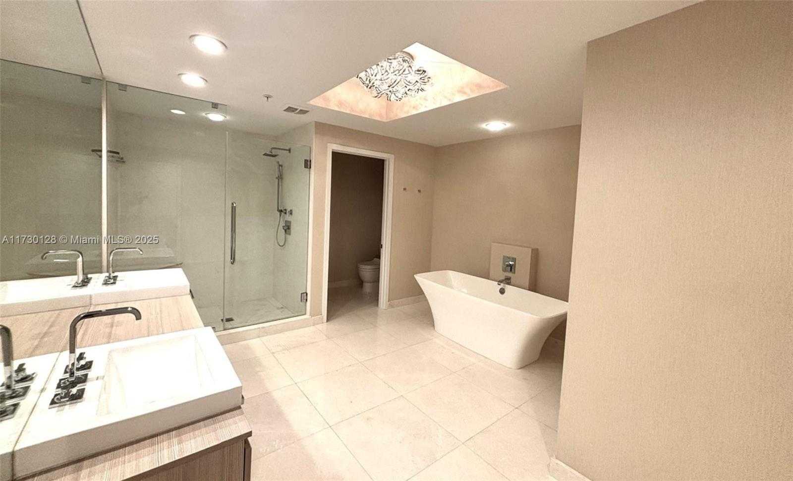 Small Image of 17301 BISCAYNE BLVD #210, North Miami Beach Number 16