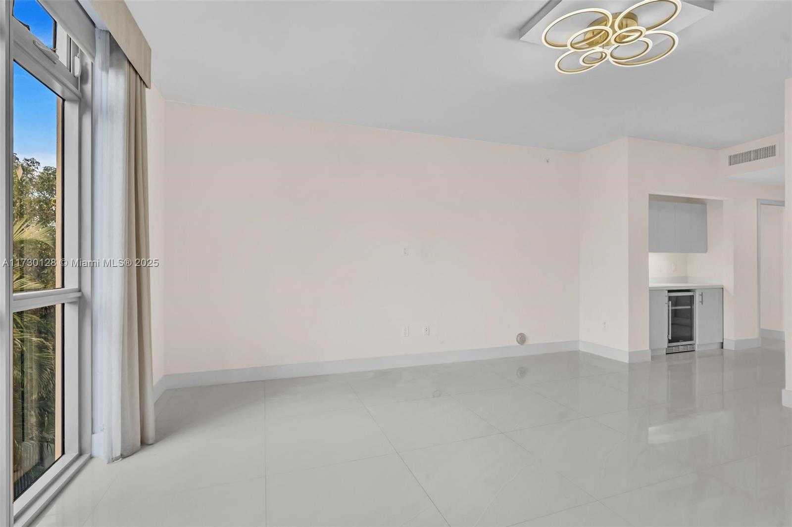 Small Image of 17301 BISCAYNE BLVD #210, North Miami Beach Number 20