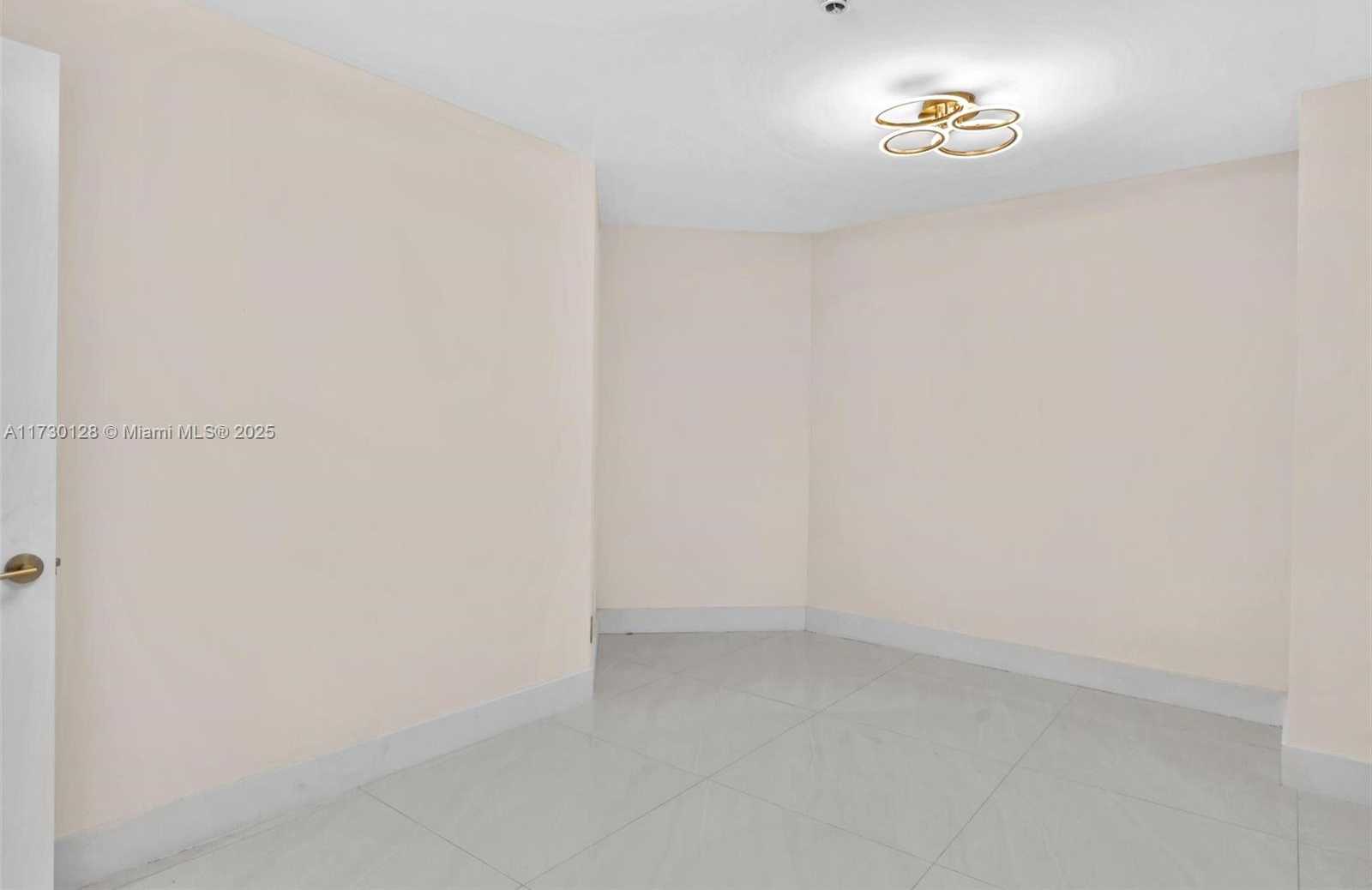Small Image of 17301 BISCAYNE BLVD #210, North Miami Beach Number 23