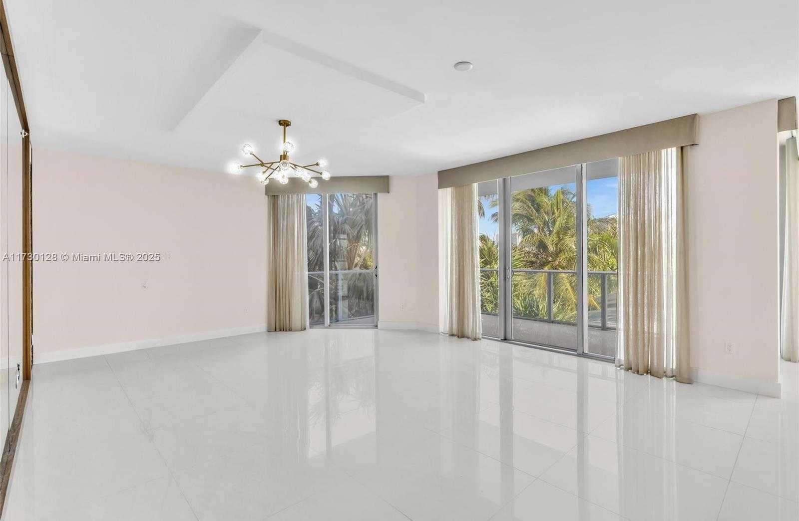 Small Image of 17301 BISCAYNE BLVD #210, North Miami Beach Number 4