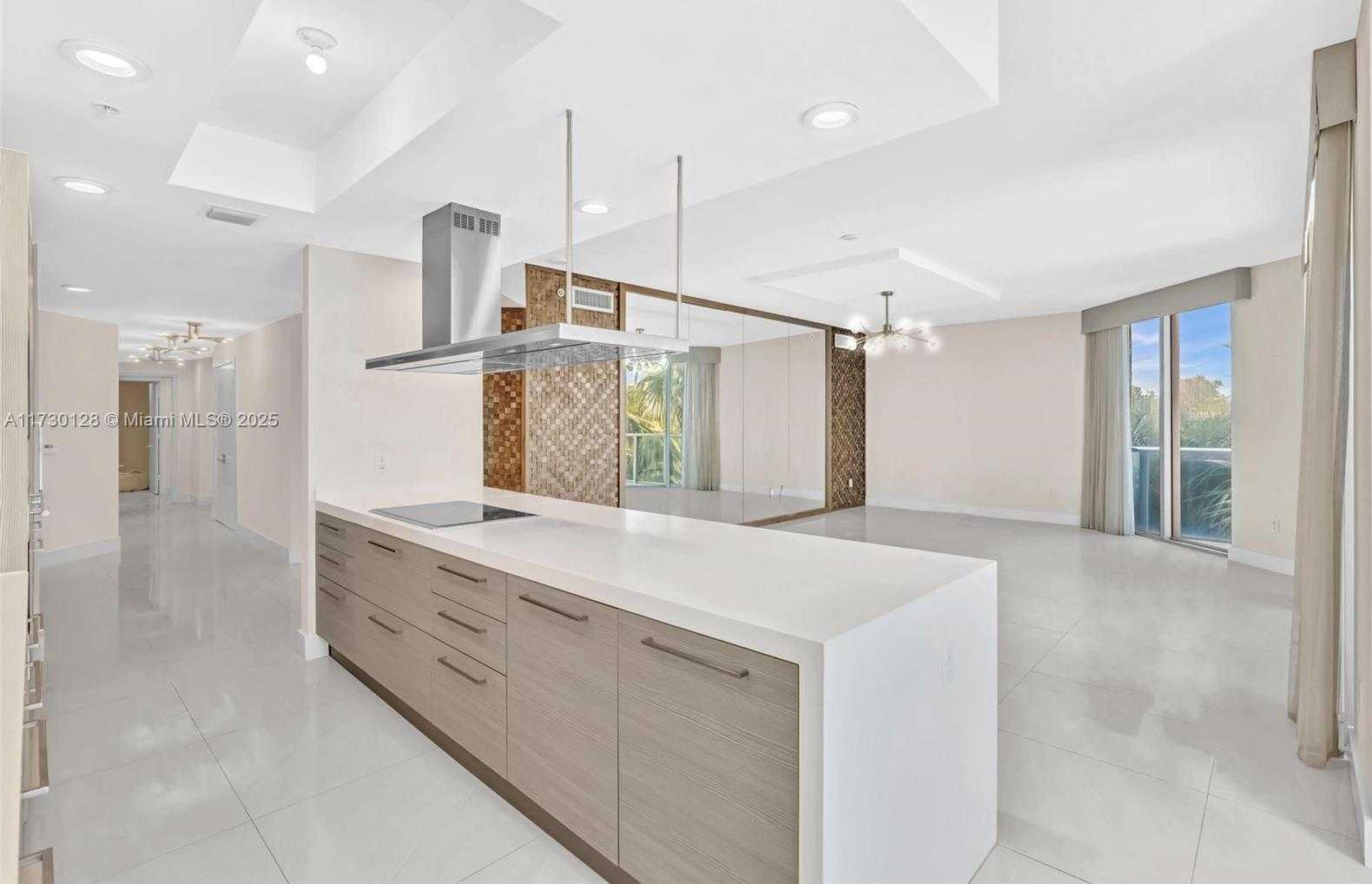 Small Image of 17301 BISCAYNE BLVD #210, North Miami Beach Number 9