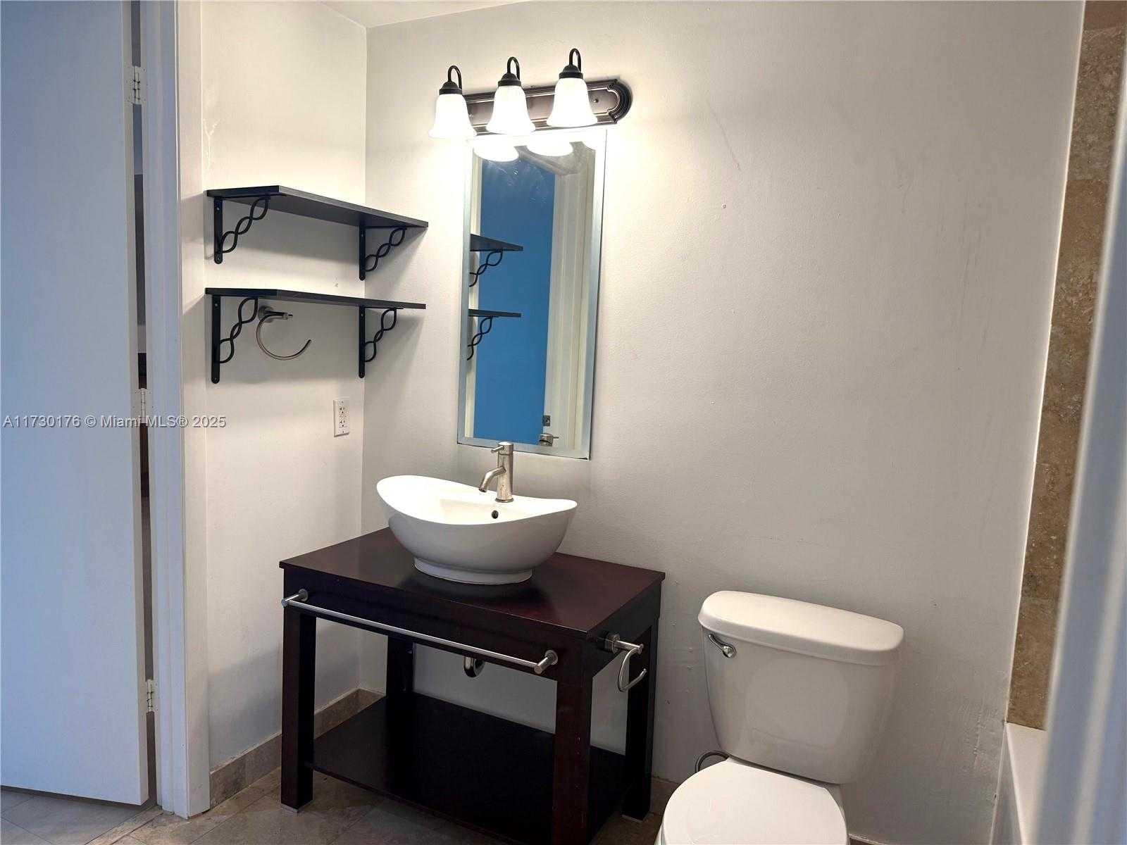 Small Image of 350 SOUTH MIAMI AVE #2710, Miami Number 8
