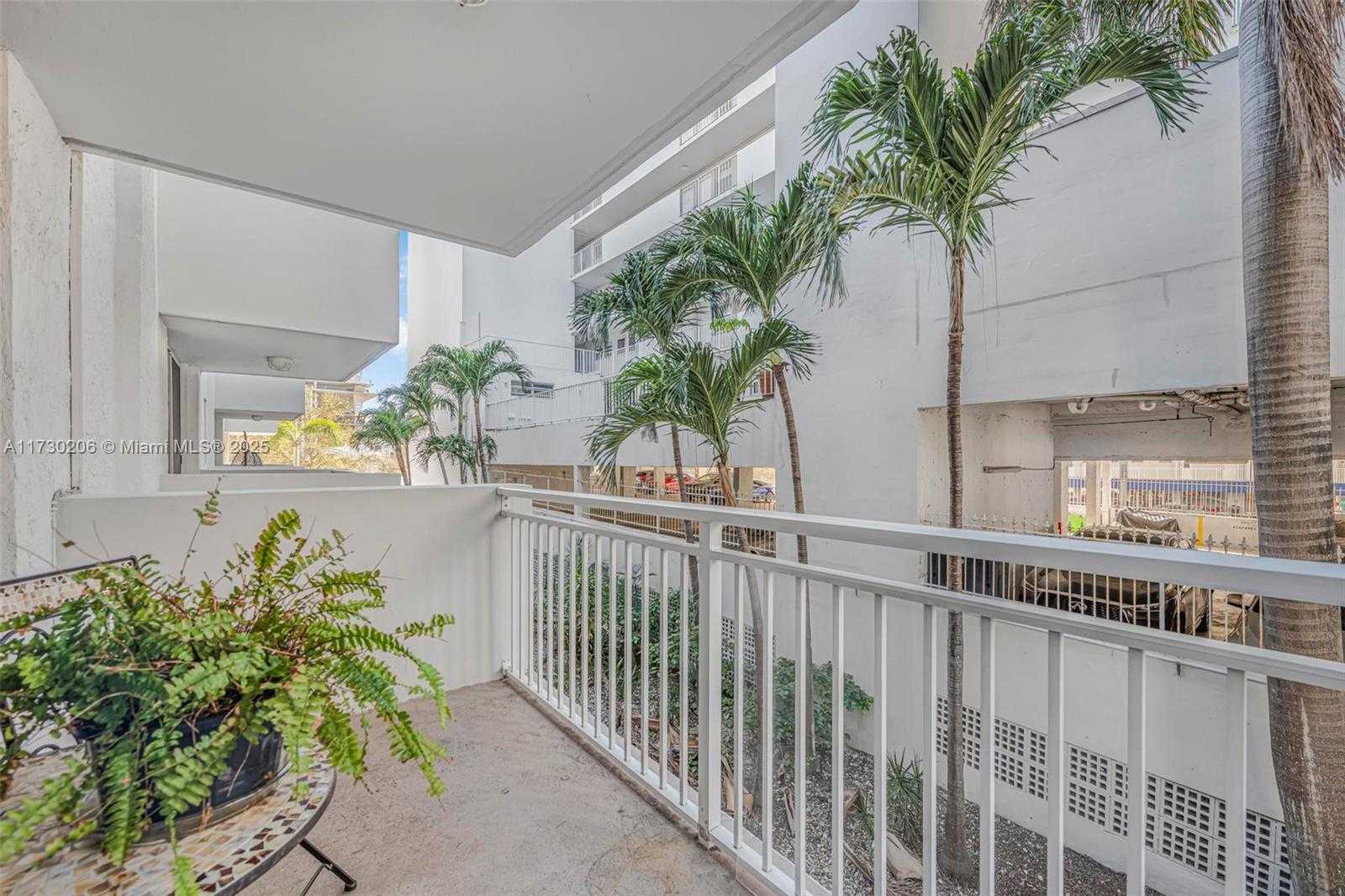 Small Image of 1666 WEST AVE #207, Miami Beach Number 13