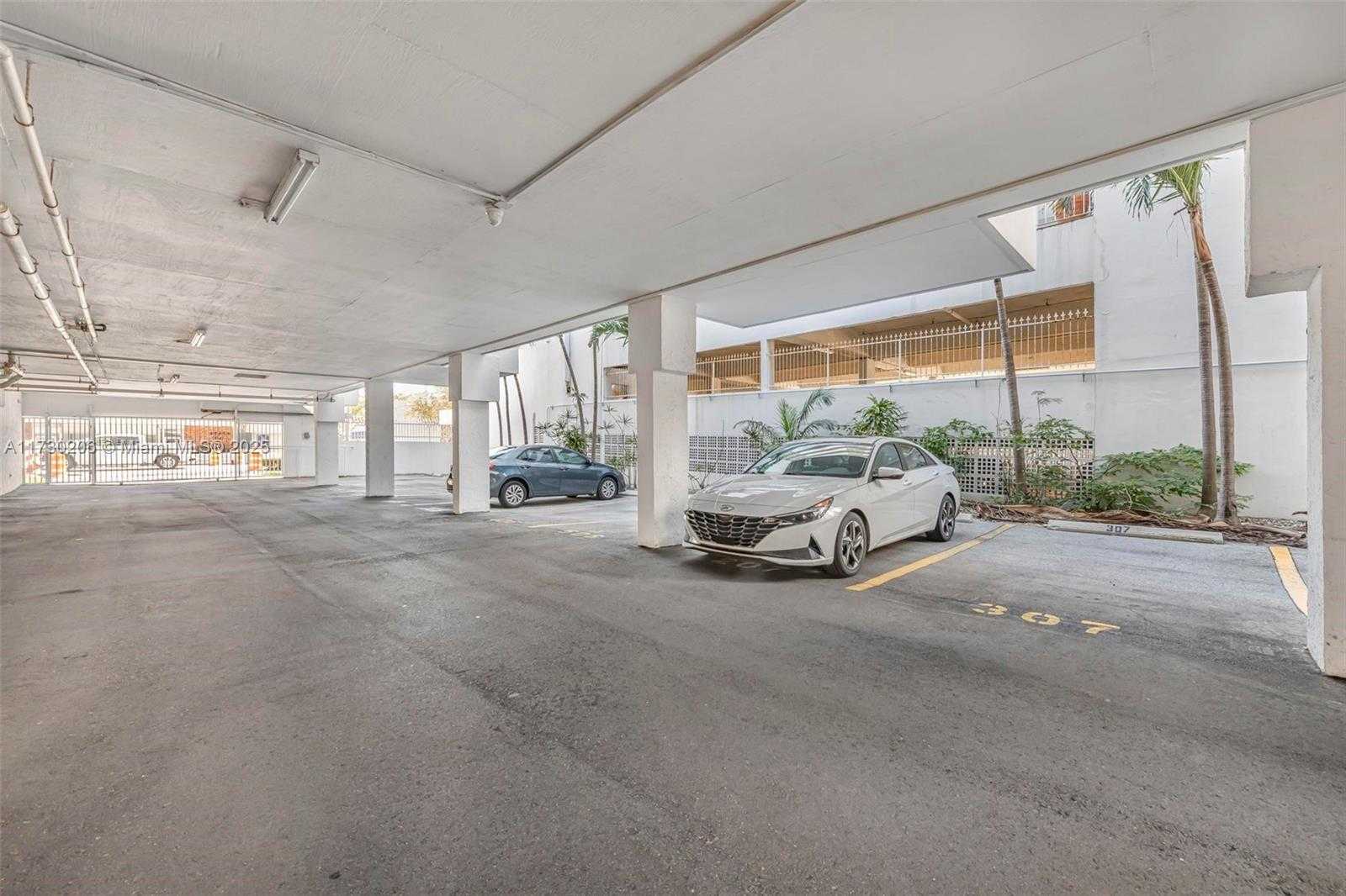 Small Image of 1666 WEST AVE #207, Miami Beach Number 26