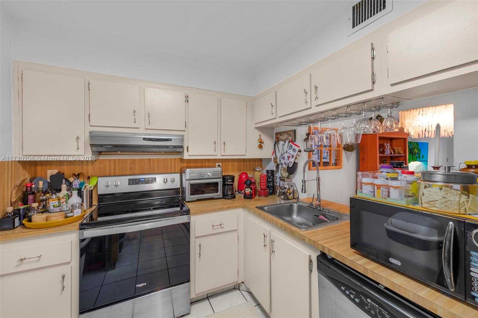 Small Image of 1666 WEST AVE #207, Miami Beach Number 6
