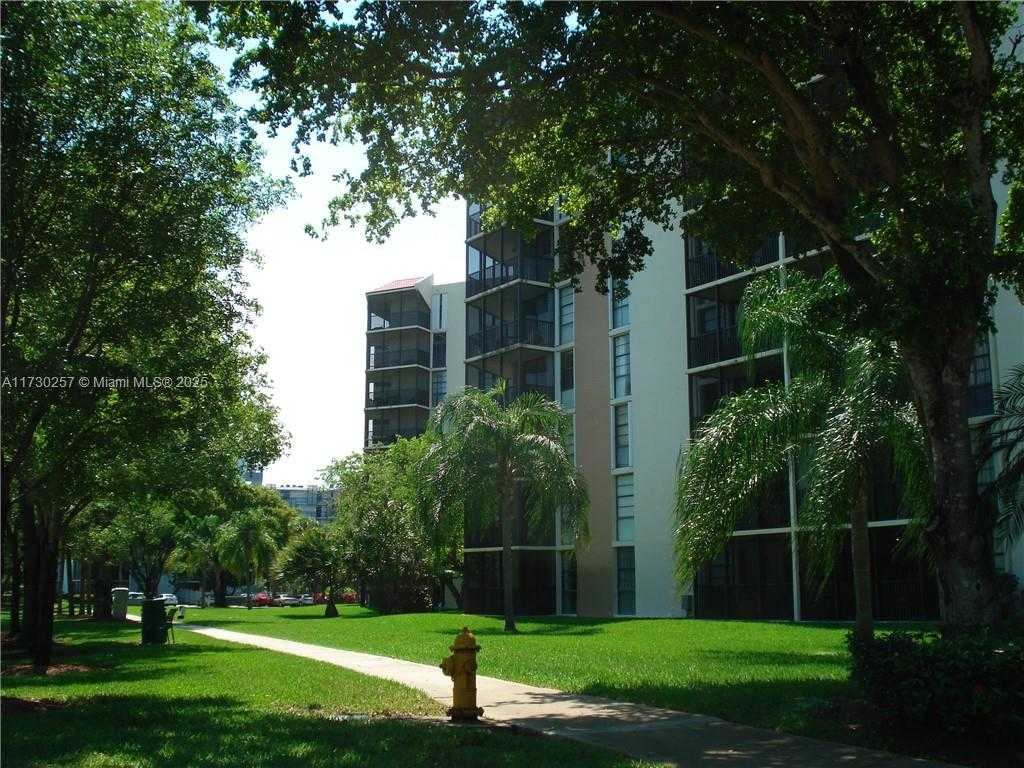Small Image of 3101 NORTH COUNTRY CLUB DRIVE #306, Aventura Number 2