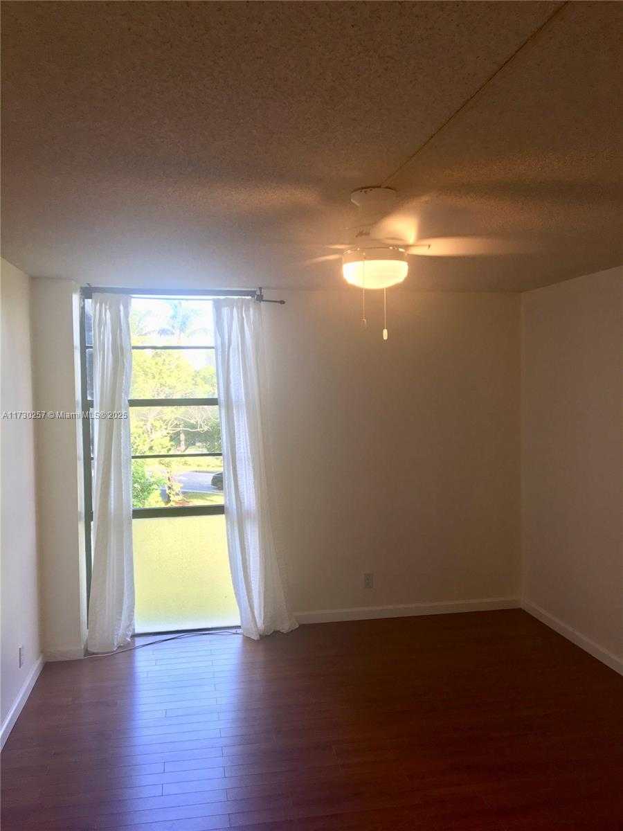 Small Image of 3101 NORTH COUNTRY CLUB DRIVE #306, Aventura Number 23