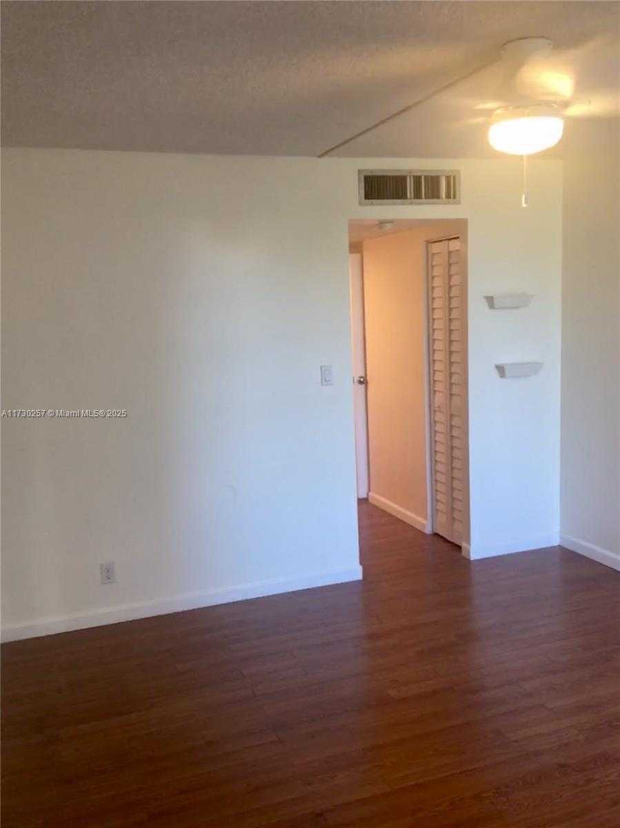 Small Image of 3101 NORTH COUNTRY CLUB DRIVE #306, Aventura Number 25