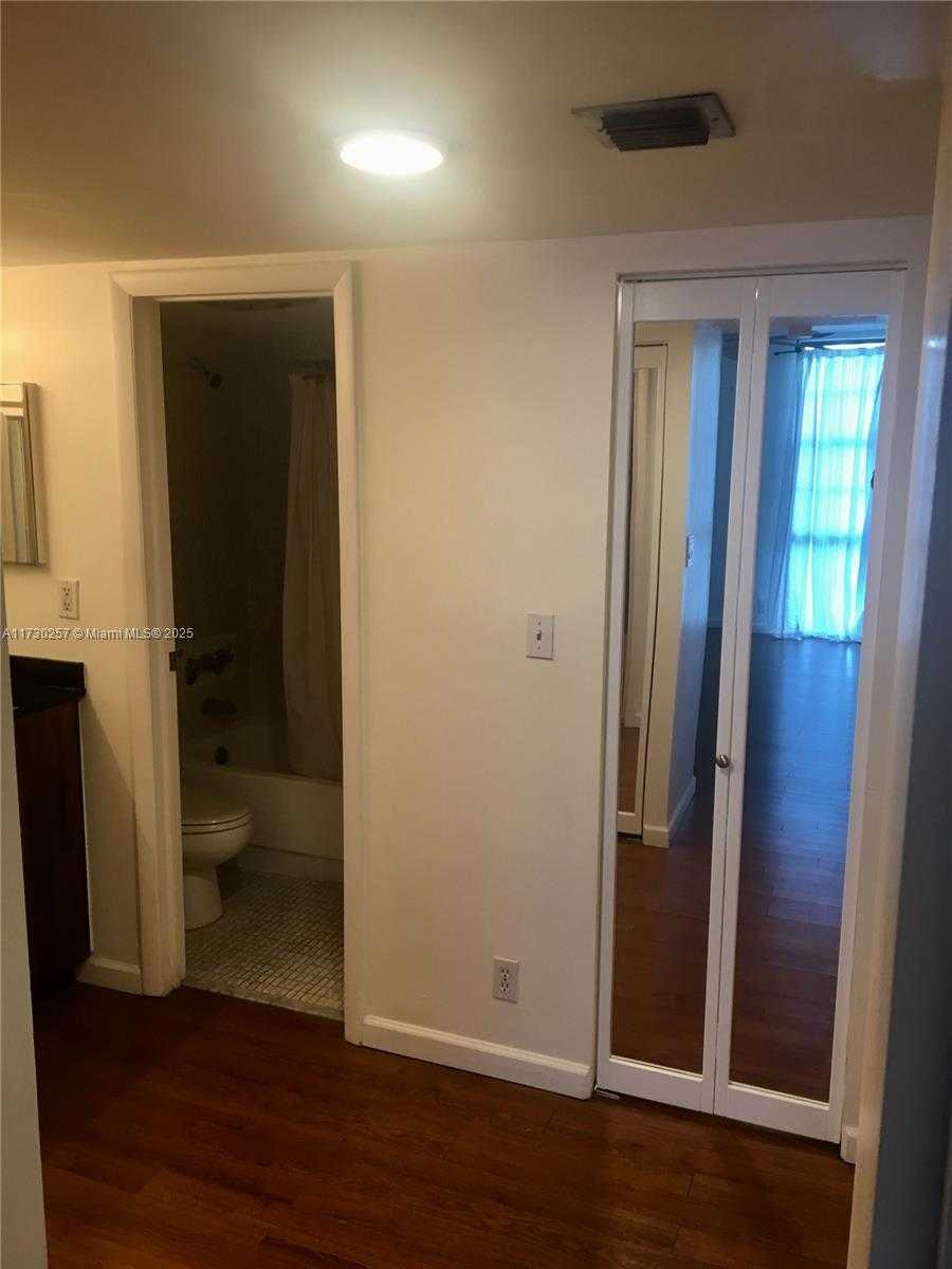 Small Image of 3101 NORTH COUNTRY CLUB DRIVE #306, Aventura Number 30