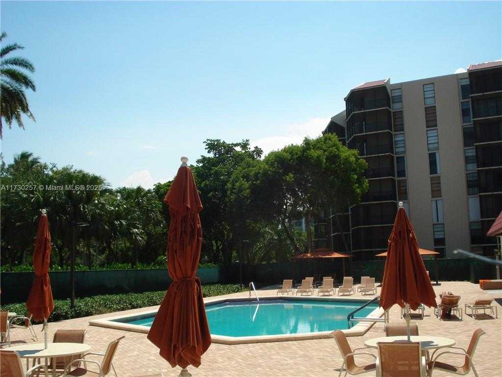 Small Image of 3101 NORTH COUNTRY CLUB DRIVE #306, Aventura Number 5